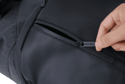 The EcoFlow River 2 Bag zipper